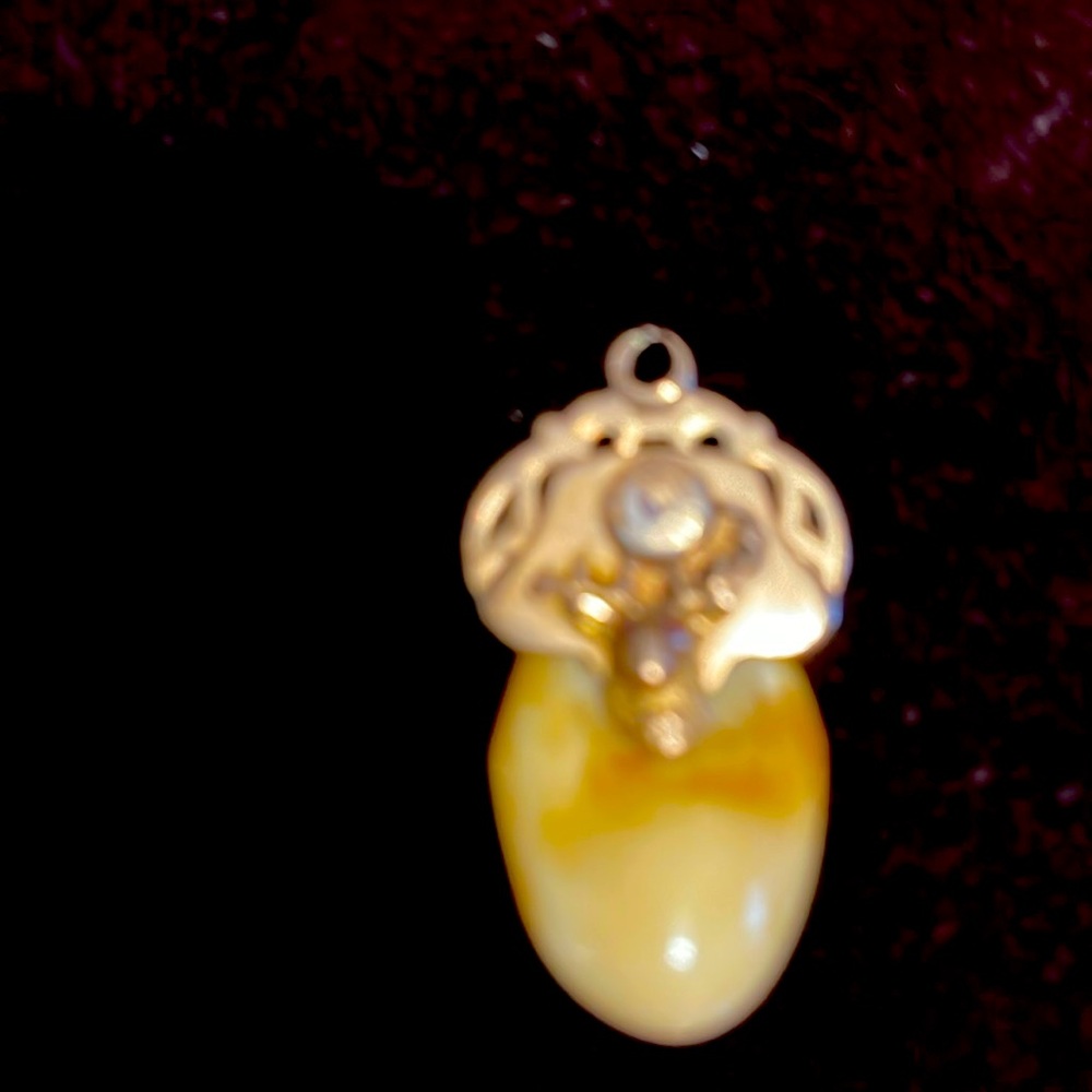 This is a elk’s tooth  can become tie tack or anything for collecting